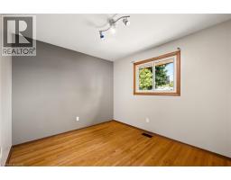 6 ROBROY Court - 22