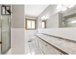 6 ROBROY Court - 23