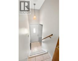 6 ROBROY Court - 24