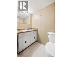 6 ROBROY Court - 30