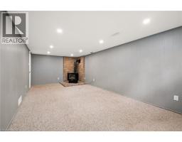 6 ROBROY Court - 32