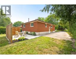 6 ROBROY Court - 38