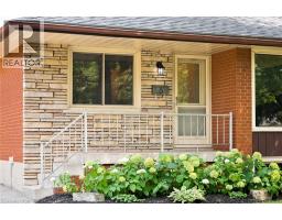 6 ROBROY Court - 4