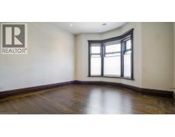 217 CAROLINE Street S - 21