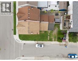 203 CAROLINE Street N - 3