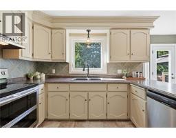 1 MEANDER Close - 22