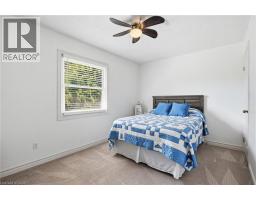 1 MEANDER Close - 34