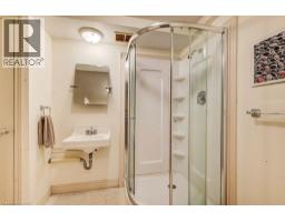 97 SOMERSET Crescent - 32