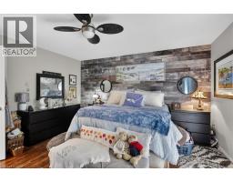 11 ROCHELLE Crescent - 16