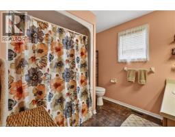 11 ROCHELLE Crescent - 19