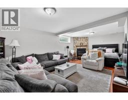 11 ROCHELLE Crescent - 24