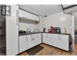 11 ROCHELLE Crescent - 34
