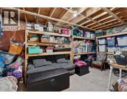 11 ROCHELLE Crescent - 36