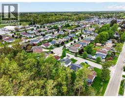 11 ROCHELLE Crescent - 46