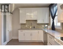 56 KINRADE Avenue - 11