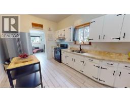 132 FERGUSON Avenue N - 5