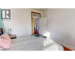 132 FERGUSON Avenue N - 9