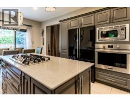 223 BRIAR HILL Crescent - 10