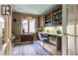 223 BRIAR HILL Crescent - 25