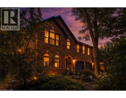 223 BRIAR HILL Crescent - 3