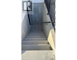 193 WHELAN Avenue - 11
