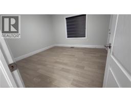 193 WHELAN Avenue - 13