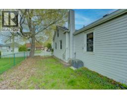 433 MONTROSE Street N - 32