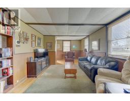 433 MONTROSE Street N - 6