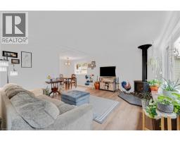 157 MAPLE Crescent - 10