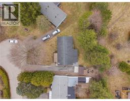 157 MAPLE Crescent - 3