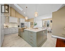 15 MANSFIELD Drive - 10