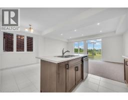 63 LLOYD DAVIES Way - 11