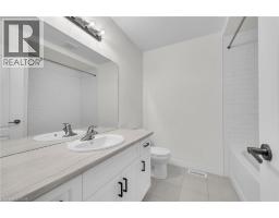 63 LLOYD DAVIES Way - 28