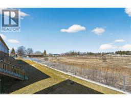 63 LLOYD DAVIES Way - 40