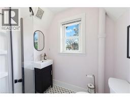 112 VICTORIA Avenue - 23