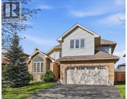 26 ROBERTSON Crescent - 1