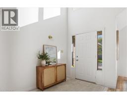 26 ROBERTSON Crescent - 2
