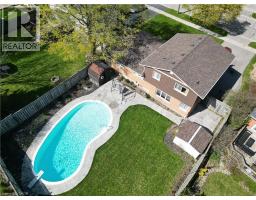 76 CLOVERDALE Crescent - 1