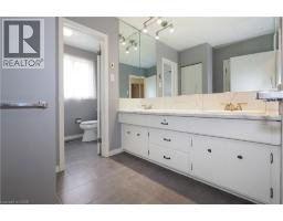 76 CLOVERDALE Crescent - 30