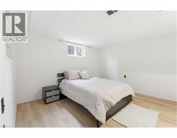 51 BROMLEY Road - 27