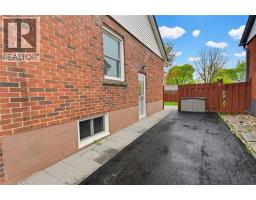 51 BROMLEY Road - 7