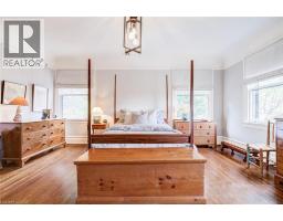 5 UNDERCLIFFE Avenue - 22