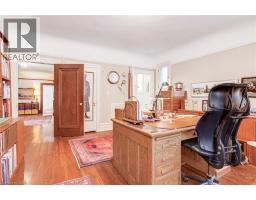 5 UNDERCLIFFE Avenue - 31