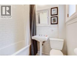 5 UNDERCLIFFE Avenue - 32