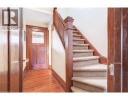 5 UNDERCLIFFE Avenue - 33