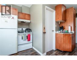 660 KING Street E - 25