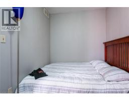 660 KING Street E - 29