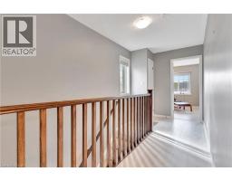 935 ZELLER Crescent - 21