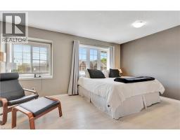 935 ZELLER Crescent - 22