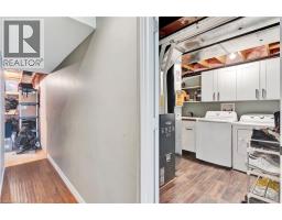 935 ZELLER Crescent - 36
